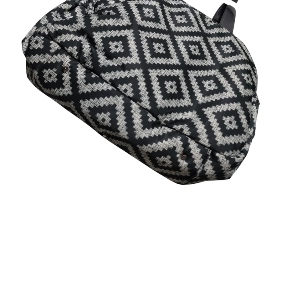 OiOi Multi Zip Pocket Carryall Baby Diaper Bag Black Aztec